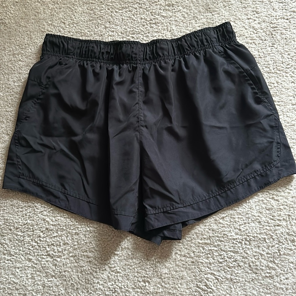 Women’s black shorts, size 2x